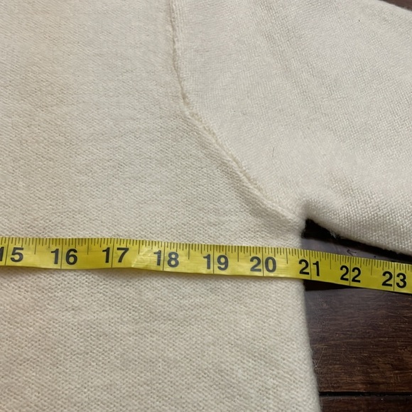 Karen Scott 100% wool cardigan sweater Cream Gold tone buttons Size M Classy - Picture 7 of 11